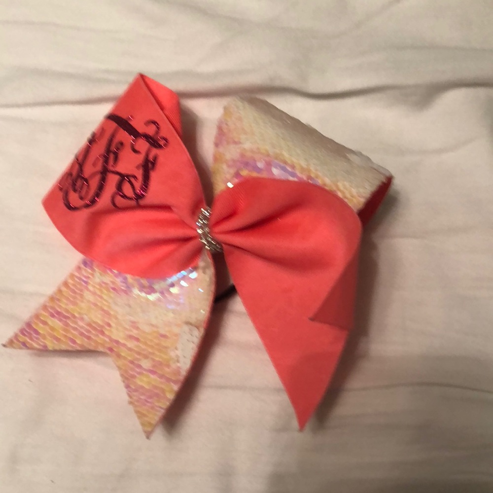 Monogram bow